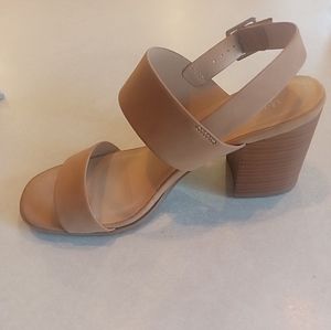 NWOT strappy high heel sandals, tan